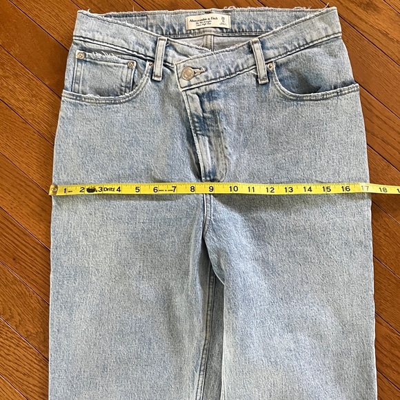Abercrombie & Fitch The 90s Straight Ultra High Rise 28 / 6R - Picture 6 of 16